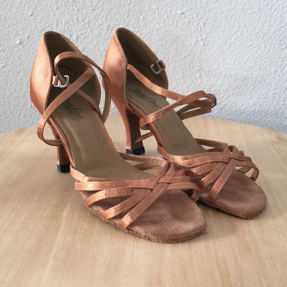 Very Fine || Salsa Shoes || Size 8